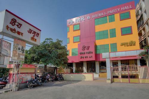 Hotel Oyo 27822 Amrut Executive