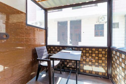 Hotel Oyo 43318 Aayat Apartment