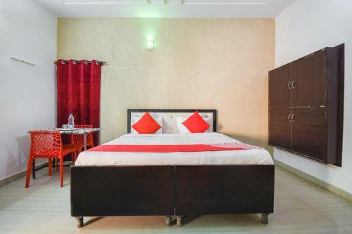 Hotel Oyo 74203 Sbs Royal Stays