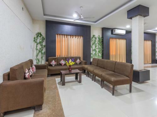 Oyo 76880 Hotel 2 Cubes