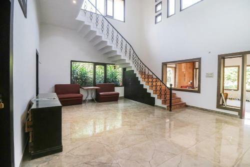 Oyo 49034 Hotel Grand Resort