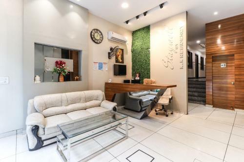 Hotel Capital O46294 K K Residency