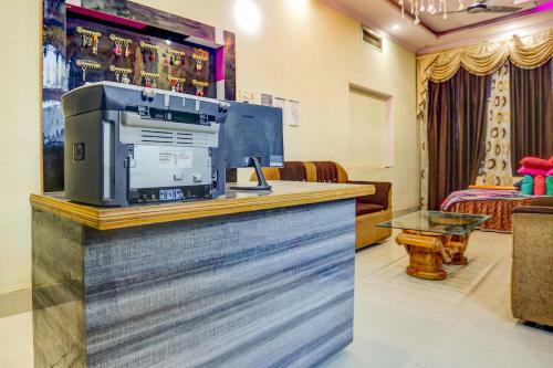 Hotel Spot On 77029 Sahil Palace