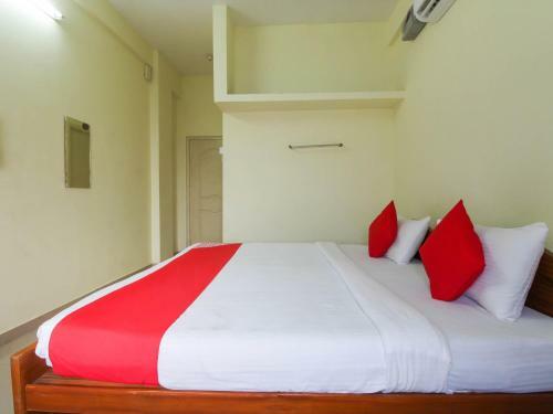 Hotel Oyo 76215 Royal Residency