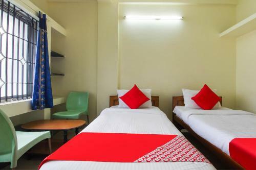 Hotel Oyo 76215 Royal Residency