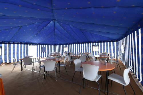 Hotel Oyo 24960 Amigo Camps