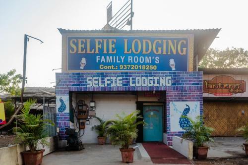Hotel Oyo 37530 Selfie Dhaba