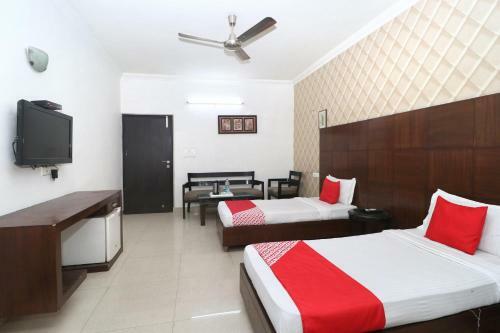 Oyo 8627 Hotel Space