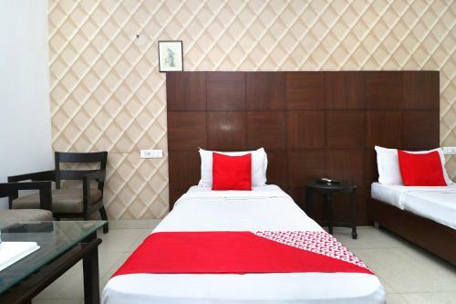 Oyo 8627 Hotel Space