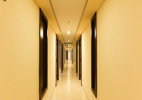 Metropolis Hotel (A Unit Of Osem Hotel)