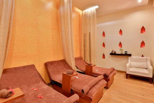 Hotel Sun-n-sand Suites, Shirdi