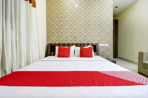 Oyo 77889 Hotel Viva City