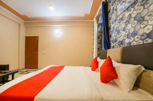 Hotel Oyo 42702 The Essence Inn
