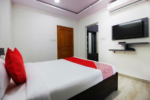 Hotel Oyo 42887 Tenneti Towers
