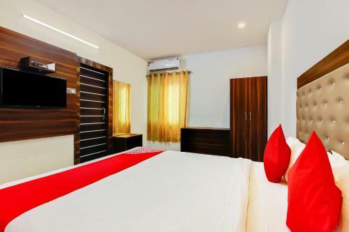 Hotel Oyo 29131 Rk Grand