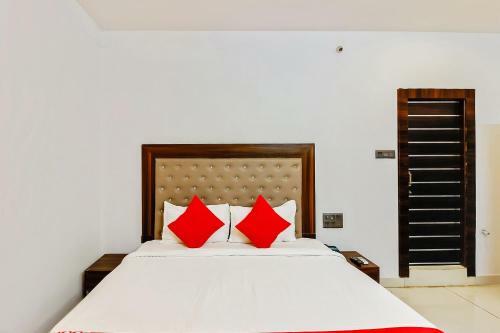 Hotel Oyo 29131 Rk Grand