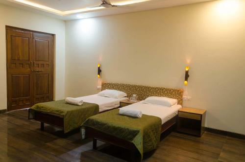 Bed & Breakfast Bigfoot Stay - Malhar Villa