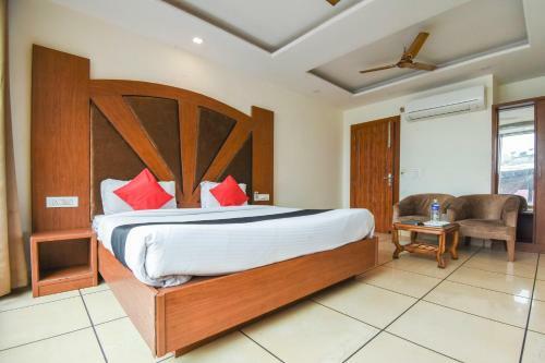 Capital O 69427 Hotel Green Tree