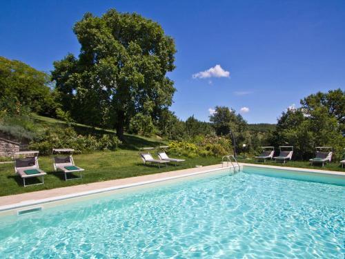 Peaceful Holiday Home In Acqualagna With Swimming Pool