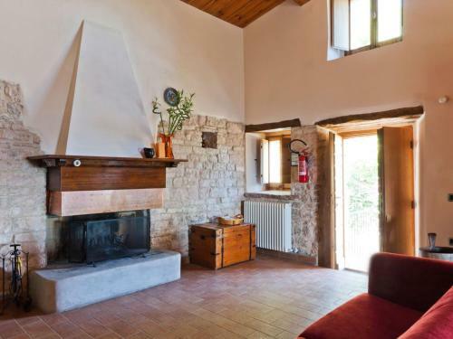Quiet Holiday Home In Acqualagna With Swimming Pool
