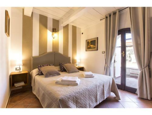 Villa Alghero, Casal Patern For 14 People With Swimming Pool