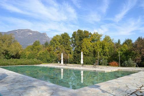 Annone Di Brianza Villa Sleeps 21 With Pool And Air Con