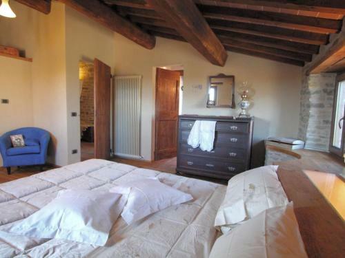 Amazing Villa In Apecchio With Swimming Pool