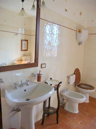 San Gimignanello Villa Sleeps 35 With Pool And Wifi