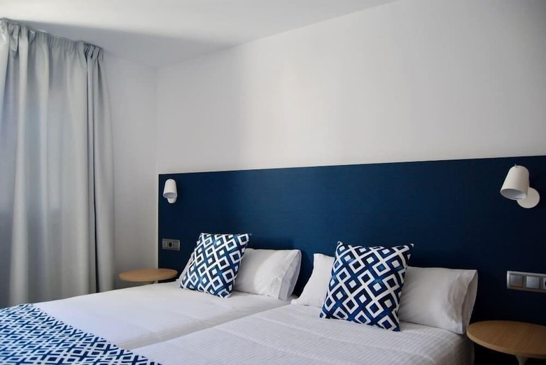 Hotel Broncemar Beach Suites