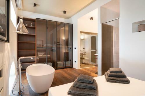 Brucoli Villa Sleeps 6 With Air Con