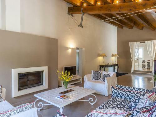 Luxurious Villa In Cagli With Indoor Swimming Pool