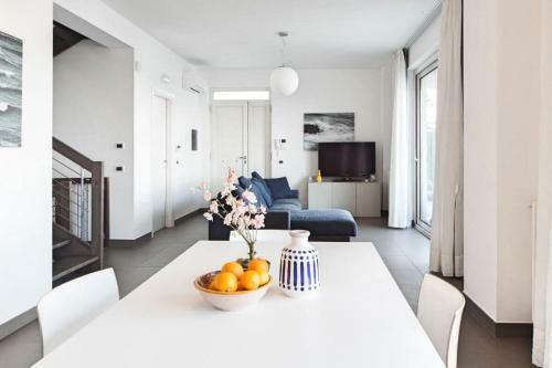 Scafa Villa Sleeps 12 With Pool Air Con And Wifi