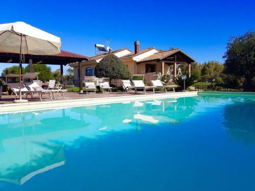 Villa Mariposa Con Piscina Per 12/14 Persone
