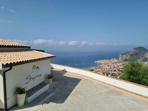 Hostal Skyview Cefal�