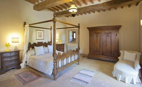 Case Colle Villa Sleeps 30 With Pool And Air Con