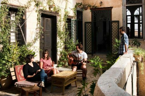 Hostal Fauzi Azar Inn