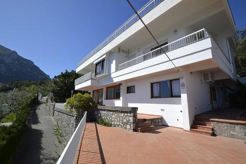 Sirenuse Villa Sleeps 14 Pool Air Con Wifi