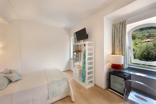 Nerano Villa Sleeps 10 With Pool Air Con And Wifi