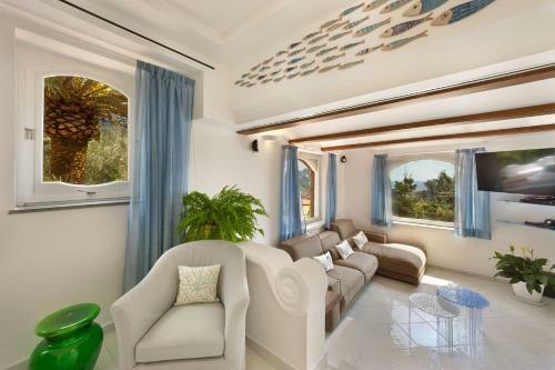 Nerano Villa Sleeps 10 With Pool Air Con And Wifi