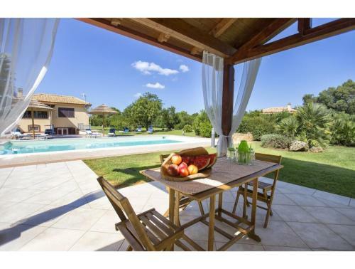 Alghero Villa Laura For 10 People With Swimming Pool