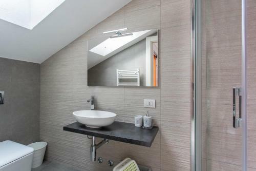 New Eleven Apartment On Como Lake
