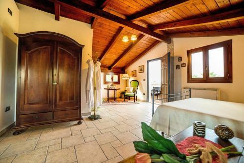 Oria Villa Sleeps 8 Pool Air Con Wifi