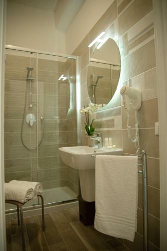 Hostal Porta Aragonese Luxury Rooms