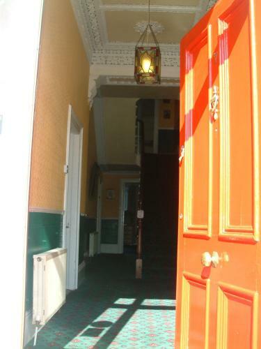 Bed & Breakfast Claremont House