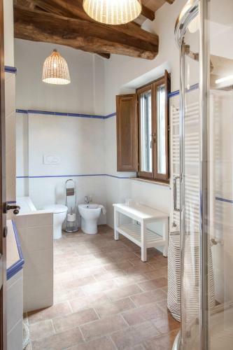 Poggioferro Villa Sleeps 8 With Pool And Air Con