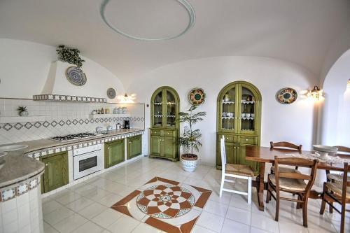 Praiano Villa Sleeps 6 Air Con Wifi