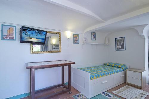 Praiano Villa Sleeps 9 Air Con Wifi