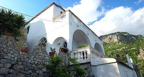 Praiano Villa Sleeps 4 Air Con Wifi