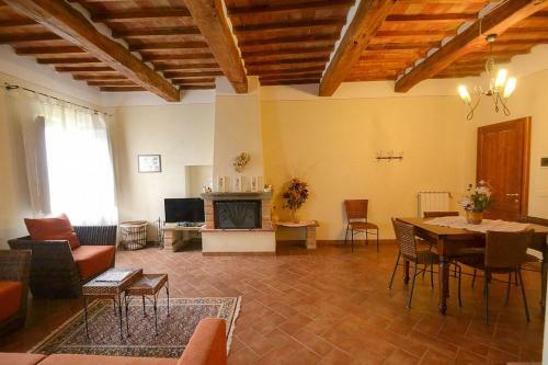 Pozzo Della Chiana Villa Sleeps 24 Pool Air Con