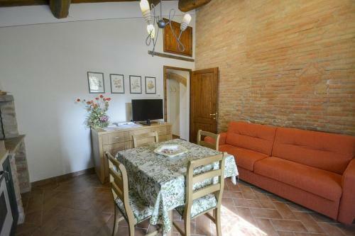 Pozzo Della Chiana Villa Sleeps 24 Pool Air Con